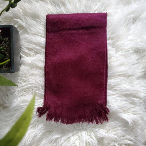 100% Alpaca Wool Wine Red Fringed Scarf NWOT One Size Fits Most - Picture 1 of 2